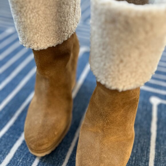 MONCLER SIZE & Short shearling-lined suede wedge ankle boots - Picture 2 of 5